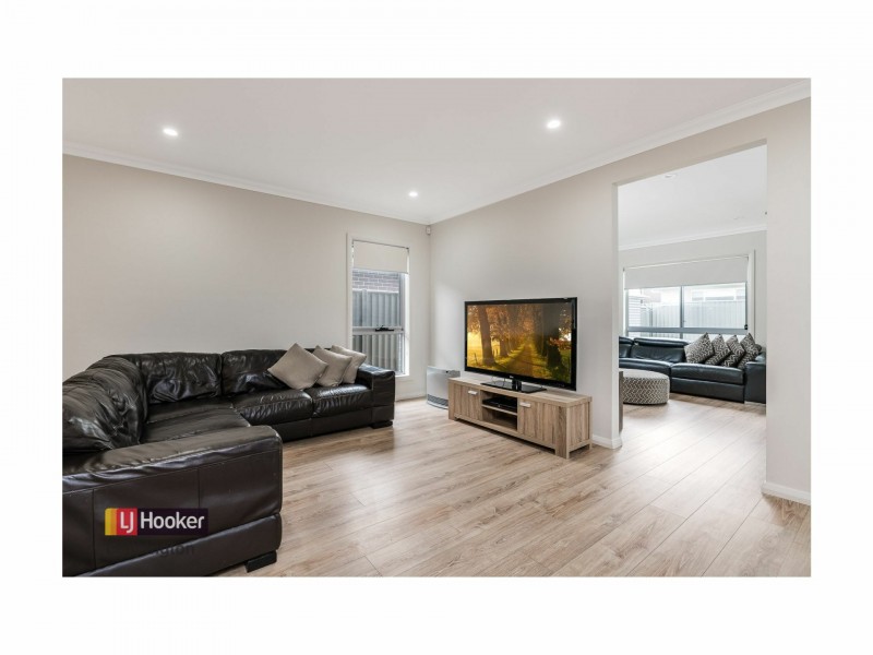 12 Jamestown Avenue, Denham Court NSW 2565