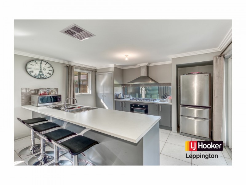 5 Grantham Crescent, Denham Court NSW 2565