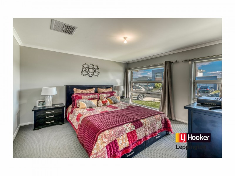 5 Grantham Crescent, Denham Court NSW 2565