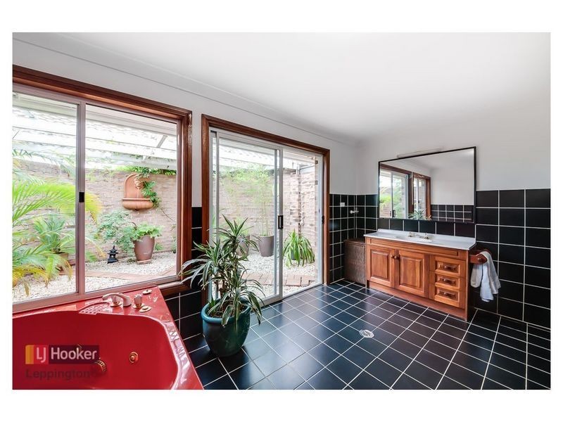 40 Masterfield Street, Rossmore NSW 2557