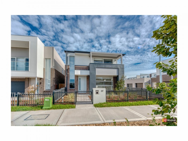 19 Kanooka Street, Denham Court NSW 2565