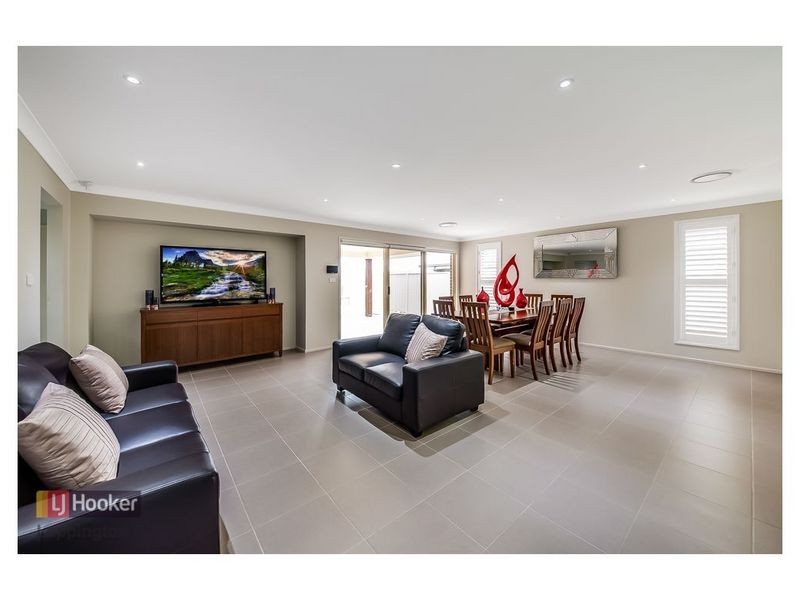 42 Atlee Street, Oran Park NSW 2570