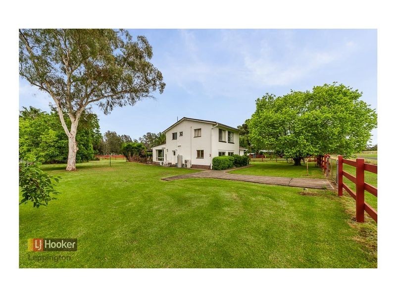 35 Robens Crescent, Catherine Field NSW 2557