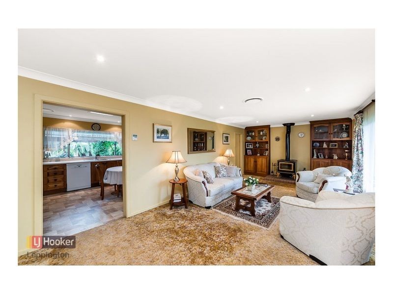 35 Robens Crescent, Catherine Field NSW 2557