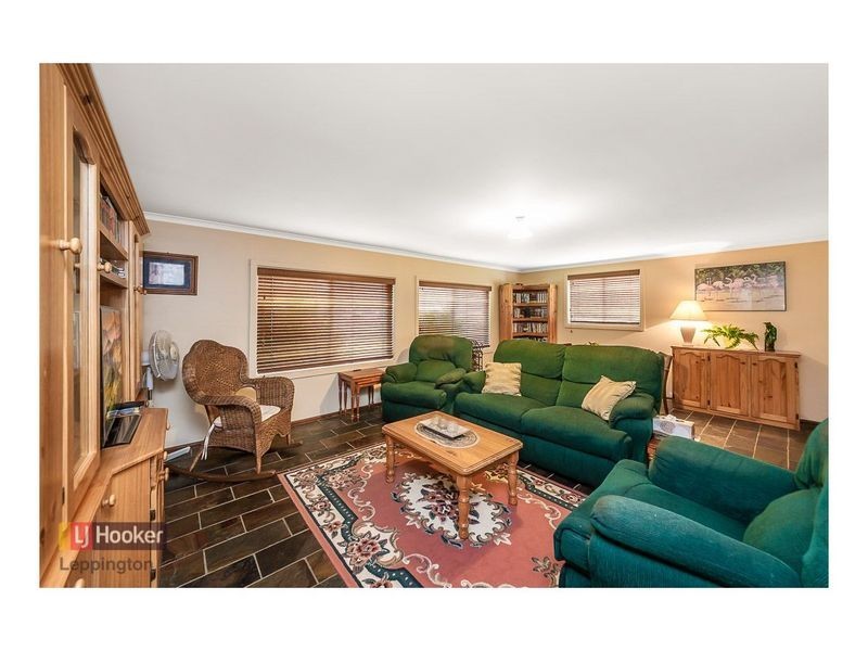35 Robens Crescent, Catherine Field NSW 2557