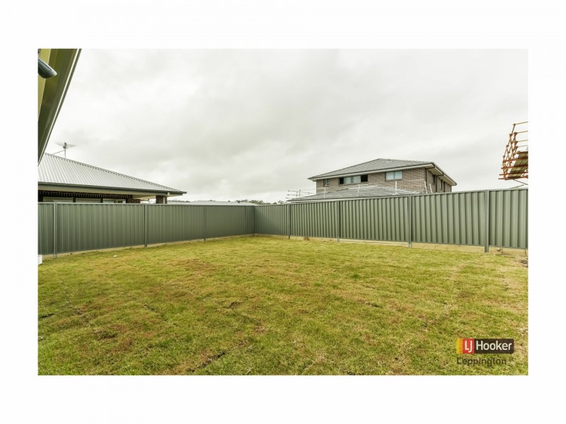 42 Fanflower Avenue, Denham Court NSW 2565