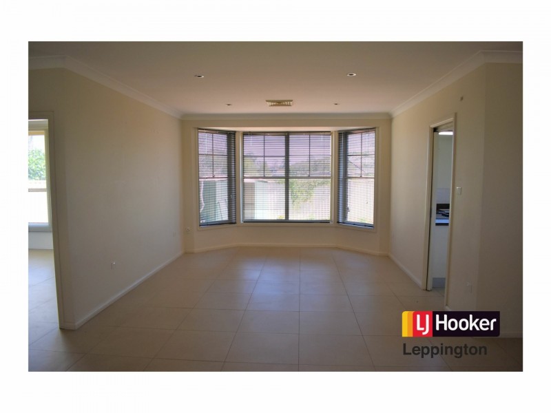 80B Southern Cross Drive, Middleton Grange NSW 2171