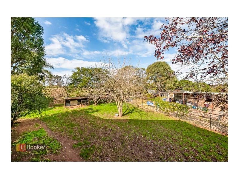 12 Racecourse Avenue, Menangle Park NSW 2563