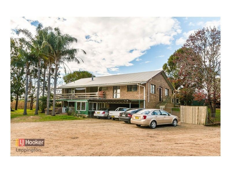 12 Racecourse Avenue, Menangle Park NSW 2563