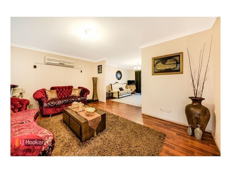 4 Howe Place, Horningsea Park NSW 2171