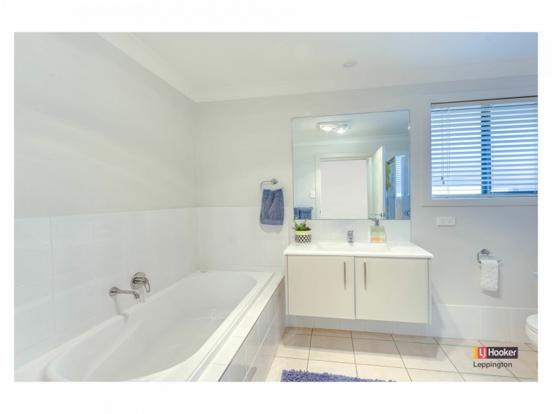 8 Tunnel Street, Leppington NSW 2179