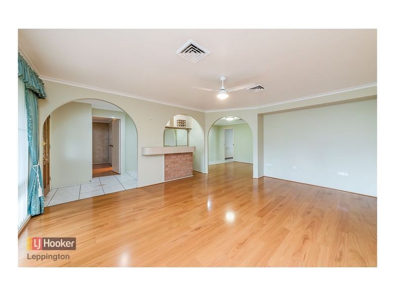 10 Julia Close, West Hoxton NSW 2171