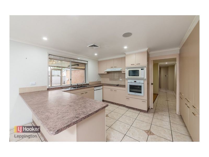 10 Julia Close, West Hoxton NSW 2171