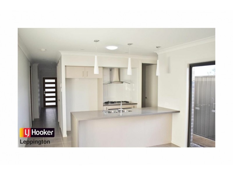 9 Mulvihill Crescent, Denham Court NSW 2565