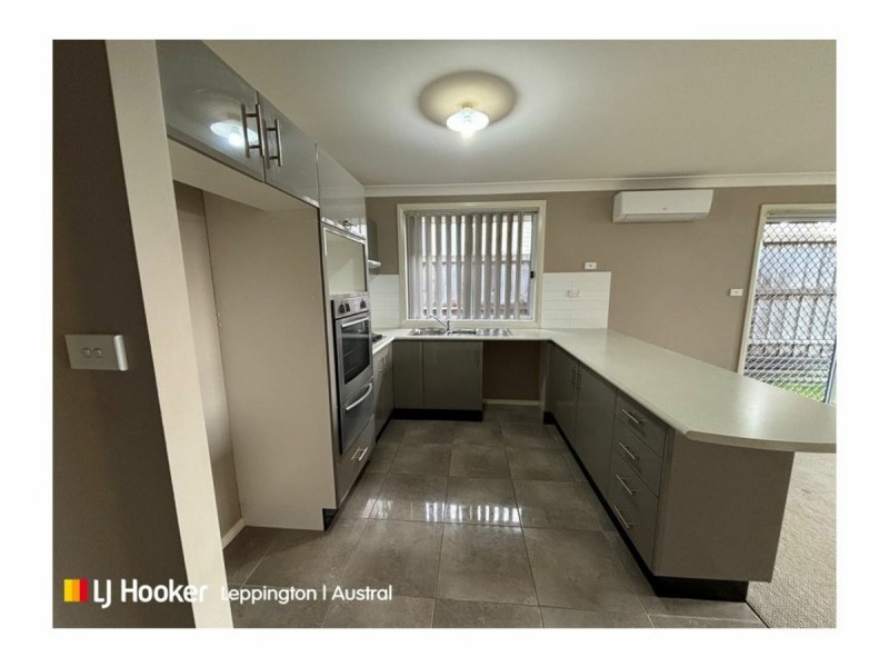 8 Stonequarry Way, Carnes Hill NSW 2171