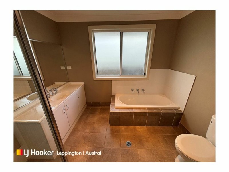 8 Stonequarry Way, Carnes Hill NSW 2171