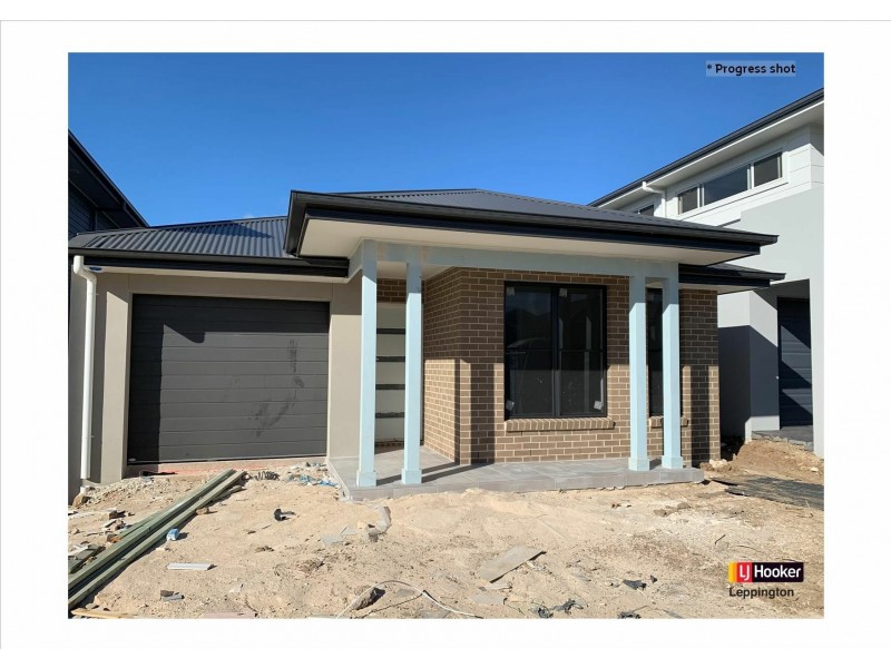 8 Mimosa Street, Gregory Hills NSW 2557