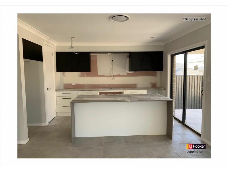 8 Mimosa Street, Gregory Hills NSW 2557
