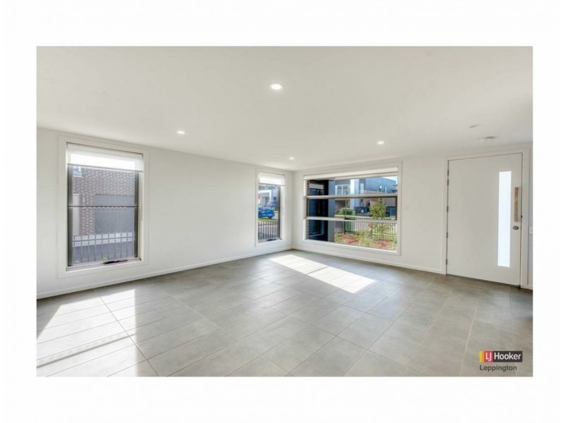 19 Kanooka Street, Denham Court NSW 2565