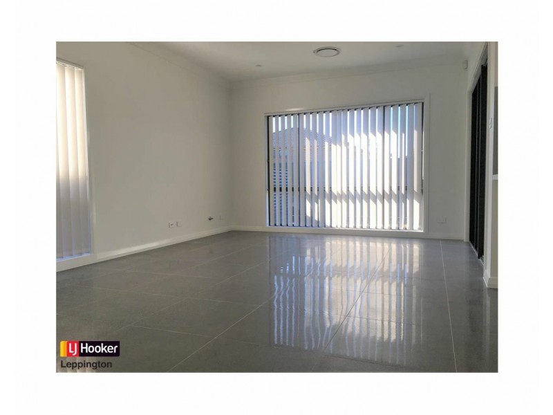 3 Kerrawang Close, Denham Court NSW 2565