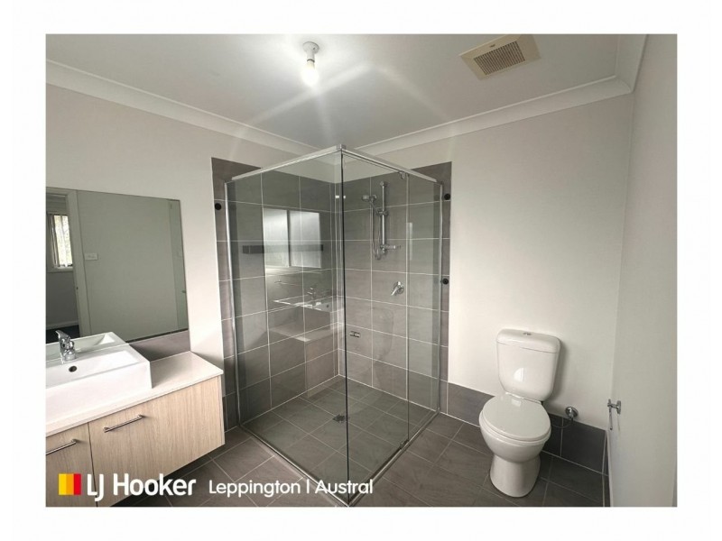 17 Wollohan Avenue, Denham Court NSW 2565