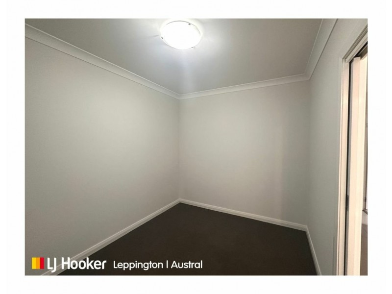 17 Wollohan Avenue, Denham Court NSW 2565