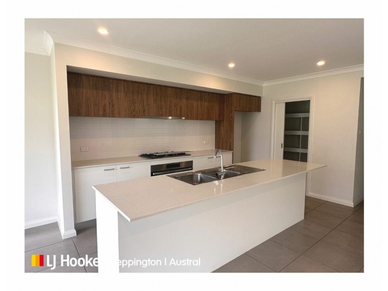 17 Wollohan Avenue, Denham Court NSW 2565