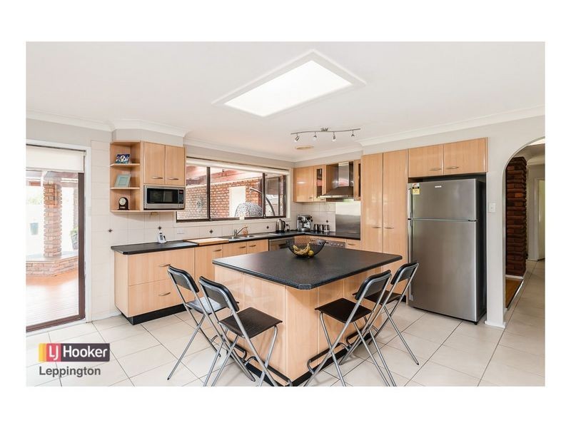 22 Pine Creek Circuit, St Clair NSW 2759