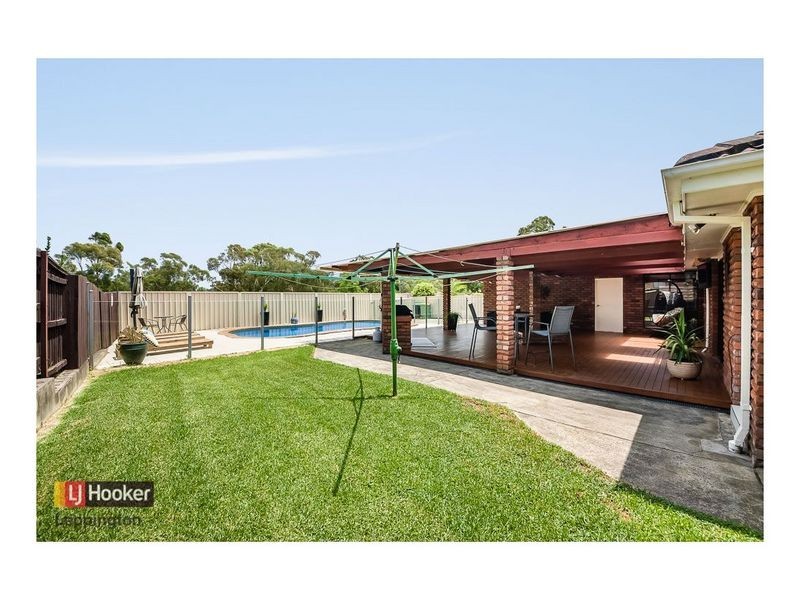 22 Pine Creek Circuit, St Clair NSW 2759