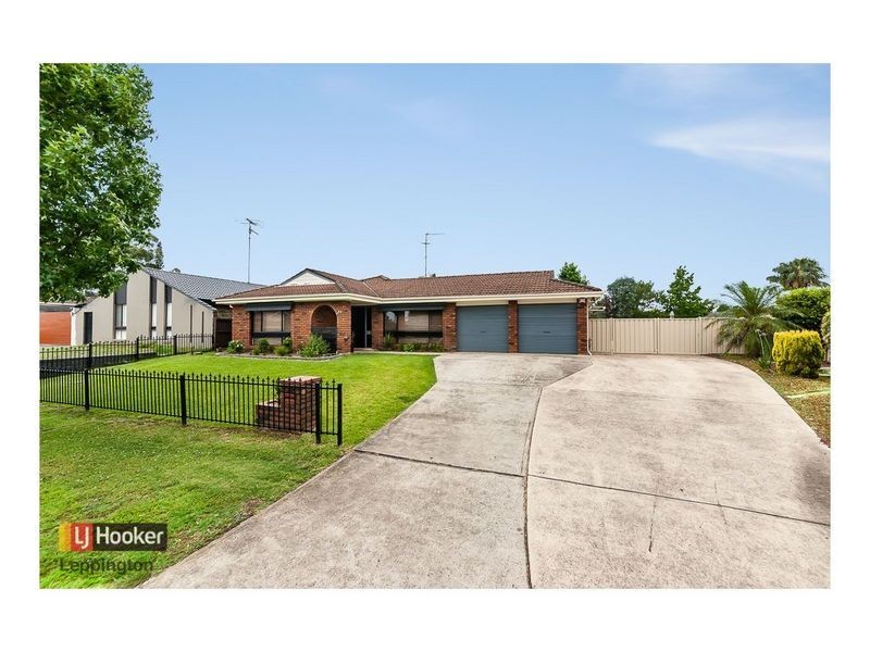 22 Pine Creek Circuit, St Clair NSW 2759