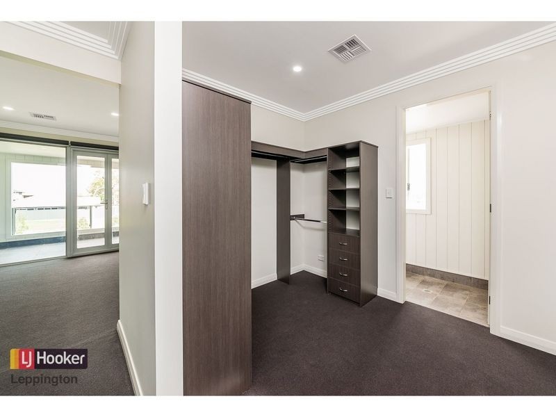 18 McKenzie Boulevarde, Gregory Hills NSW 2557