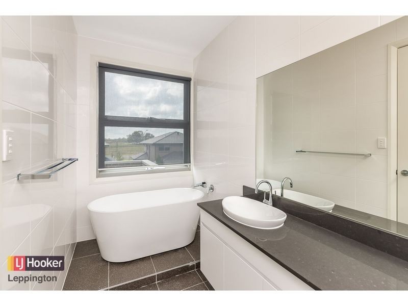 18 McKenzie Boulevarde, Gregory Hills NSW 2557