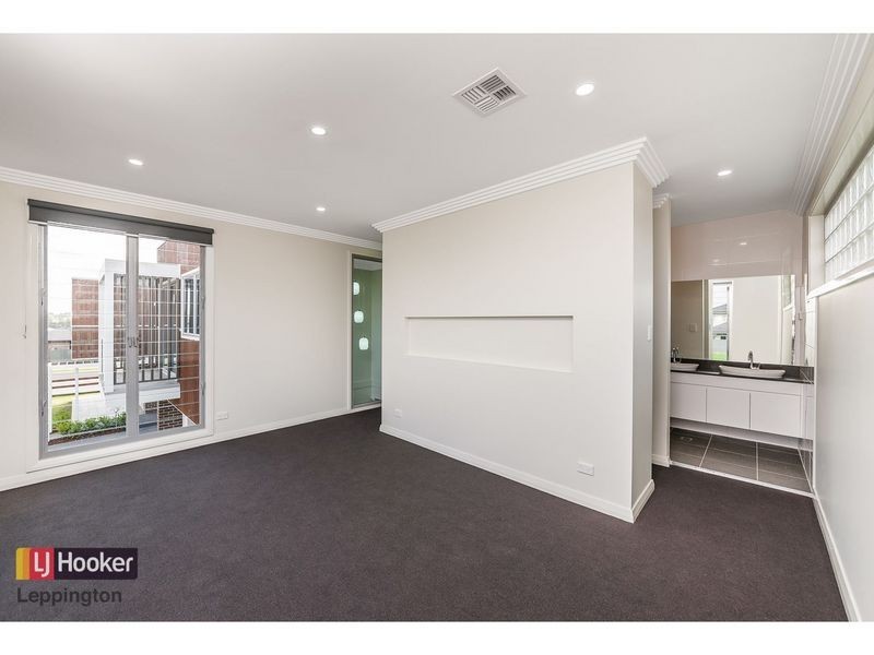 16 McKenzie Boulevarde, Gregory Hills NSW 2557