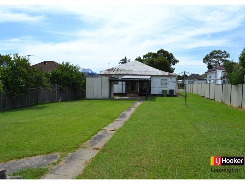 206 River Avenue, Carramar NSW 2163