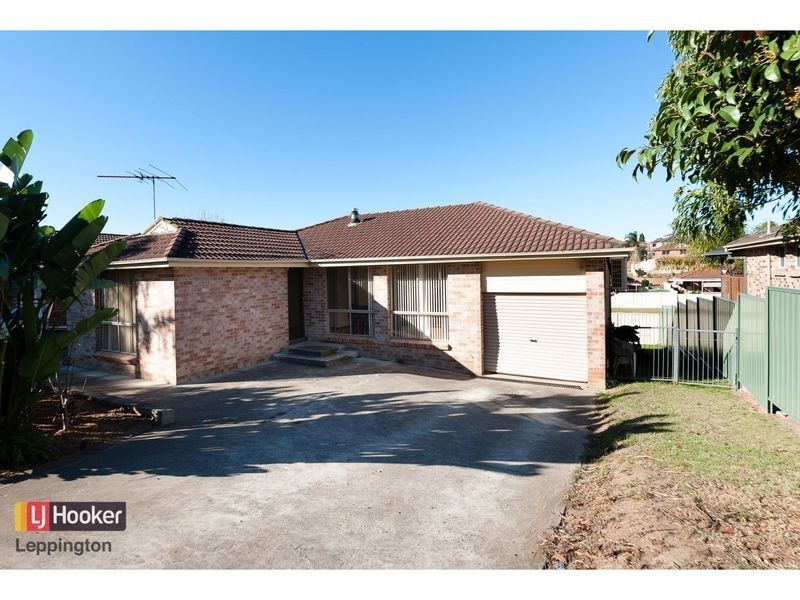 13 Columbia Street, Kearns NSW 2558