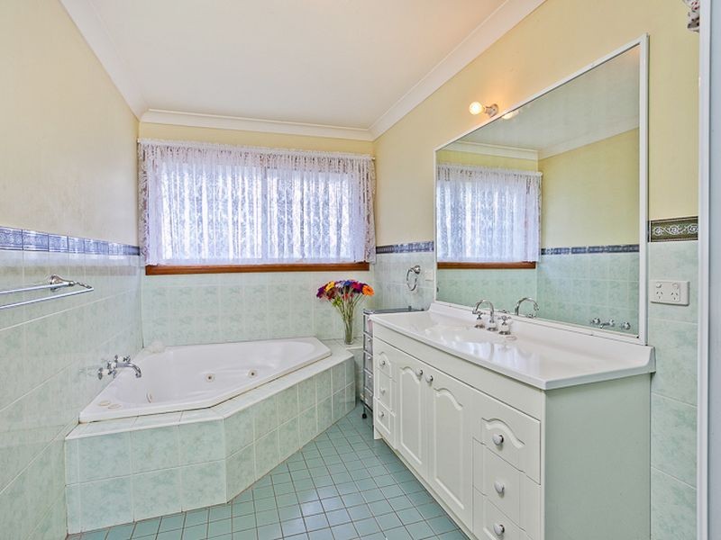 6 Llanberis Drive, Menai NSW 2234