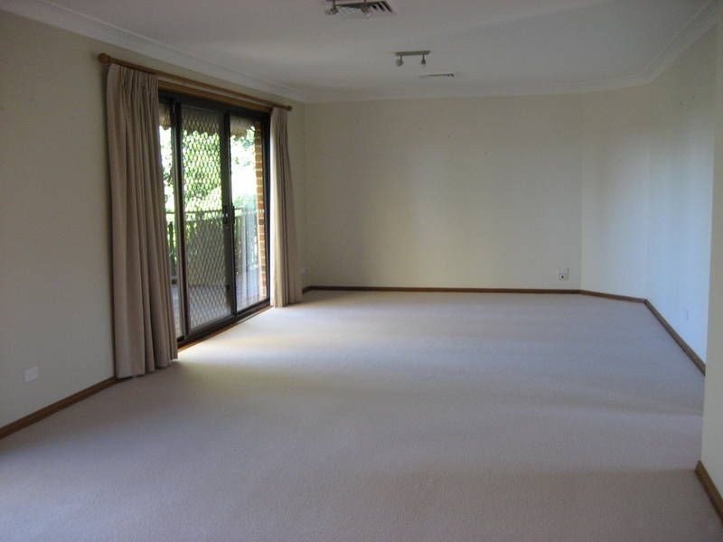 17 Sylvan Ridge Drive, Illawong NSW 2234