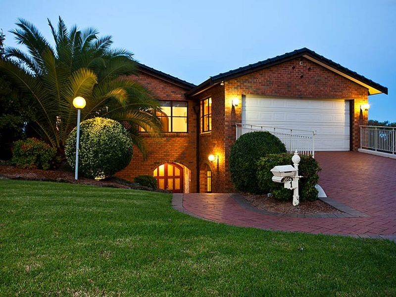 1 Batavia Place, Illawong NSW 2234
