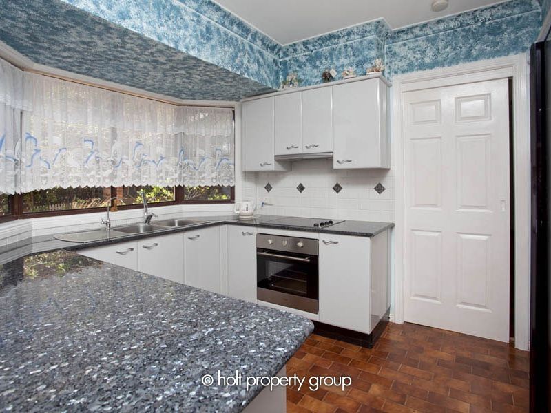 12 Griffin Parade, Illawong NSW 2234