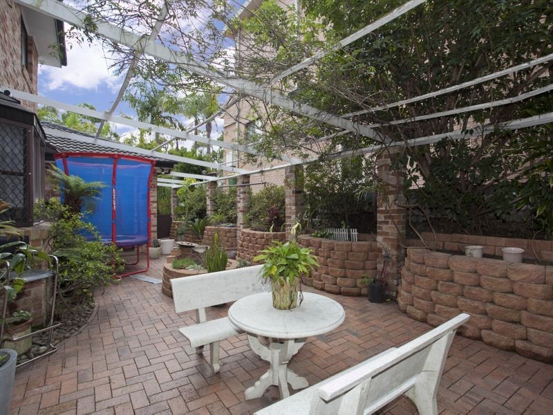 12 Griffin Parade, Illawong NSW 2234