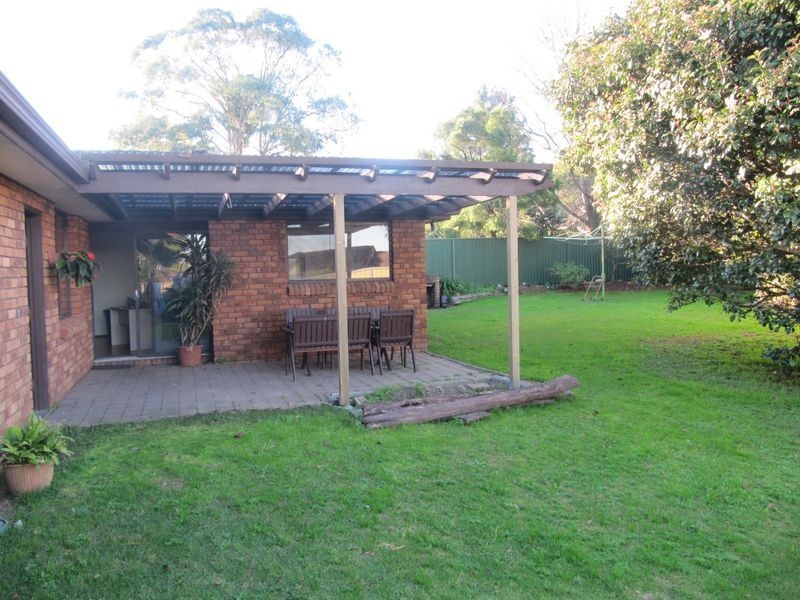 2 Reid Place, Illawong NSW 2234