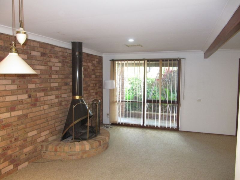 2 Reid Place, Illawong NSW 2234