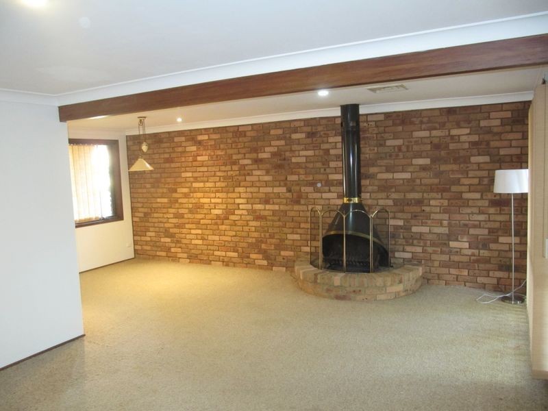 2 Reid Place, Illawong NSW 2234