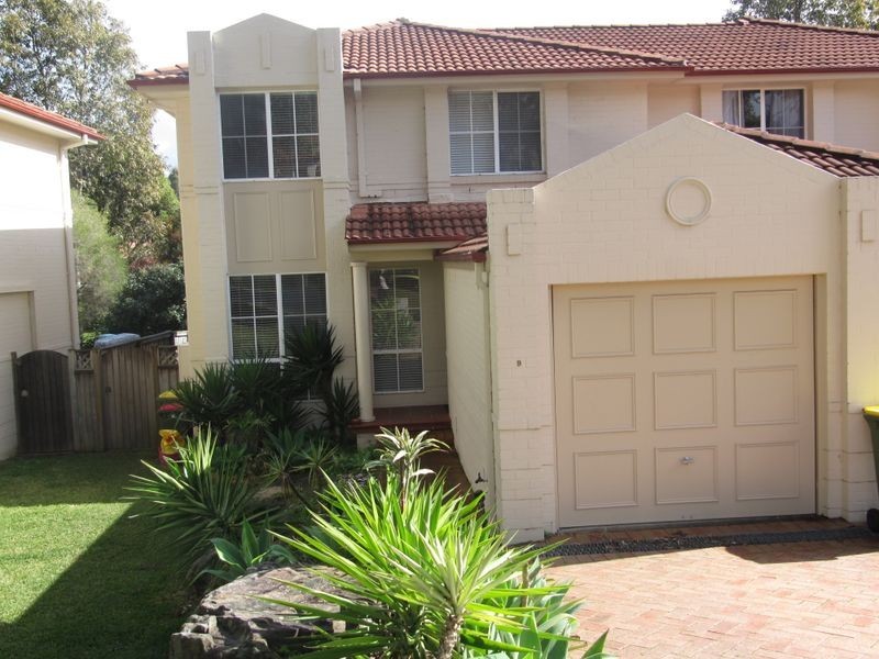 9 Oakwood Way, Menai NSW 2234