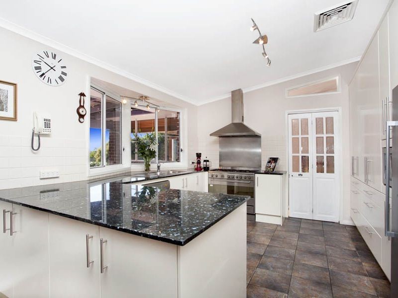 8 Edwards Place, Barden Ridge NSW 2234