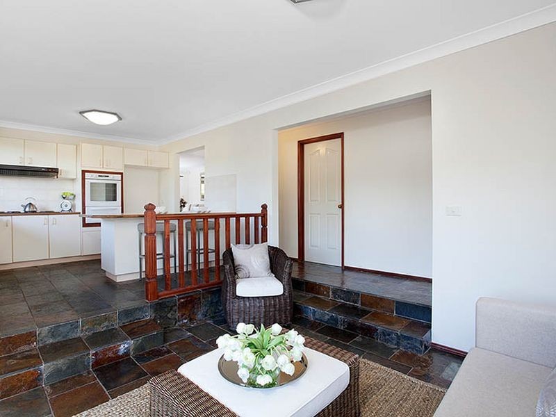 7 Stow Place, Illawong NSW 2234