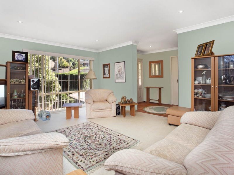 6 Stow Place, Illawong NSW 2234