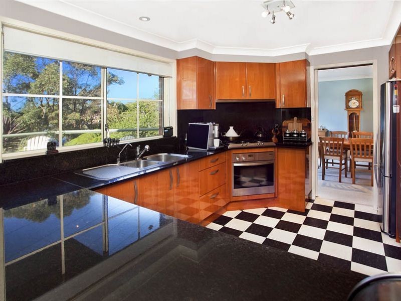 6 Stow Place, Illawong NSW 2234