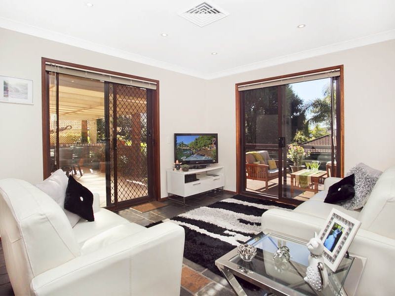 10 Austin Street, Illawong NSW 2234