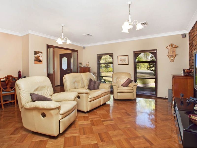 10 Austin Street, Illawong NSW 2234